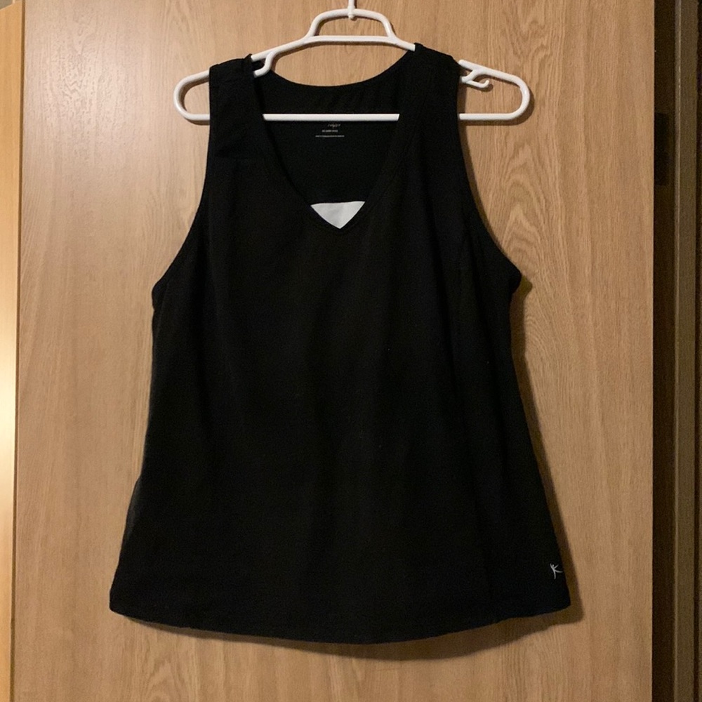 Danskin now tank with built in shelf bra 3x 22/24